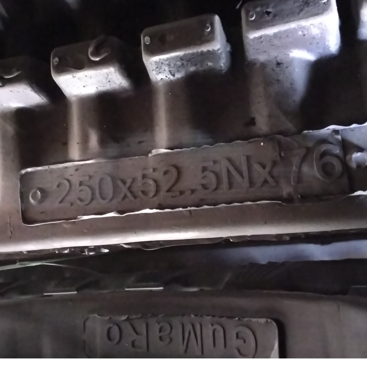 Gummikette 250x52,5x76N für Komatsu PC20.8