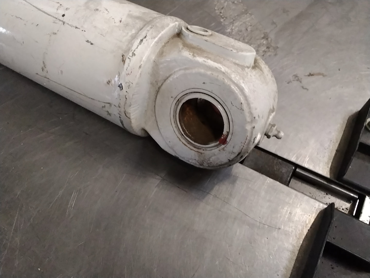 Doppelwirkender Hydraulikzylinder GEHL 484400931100