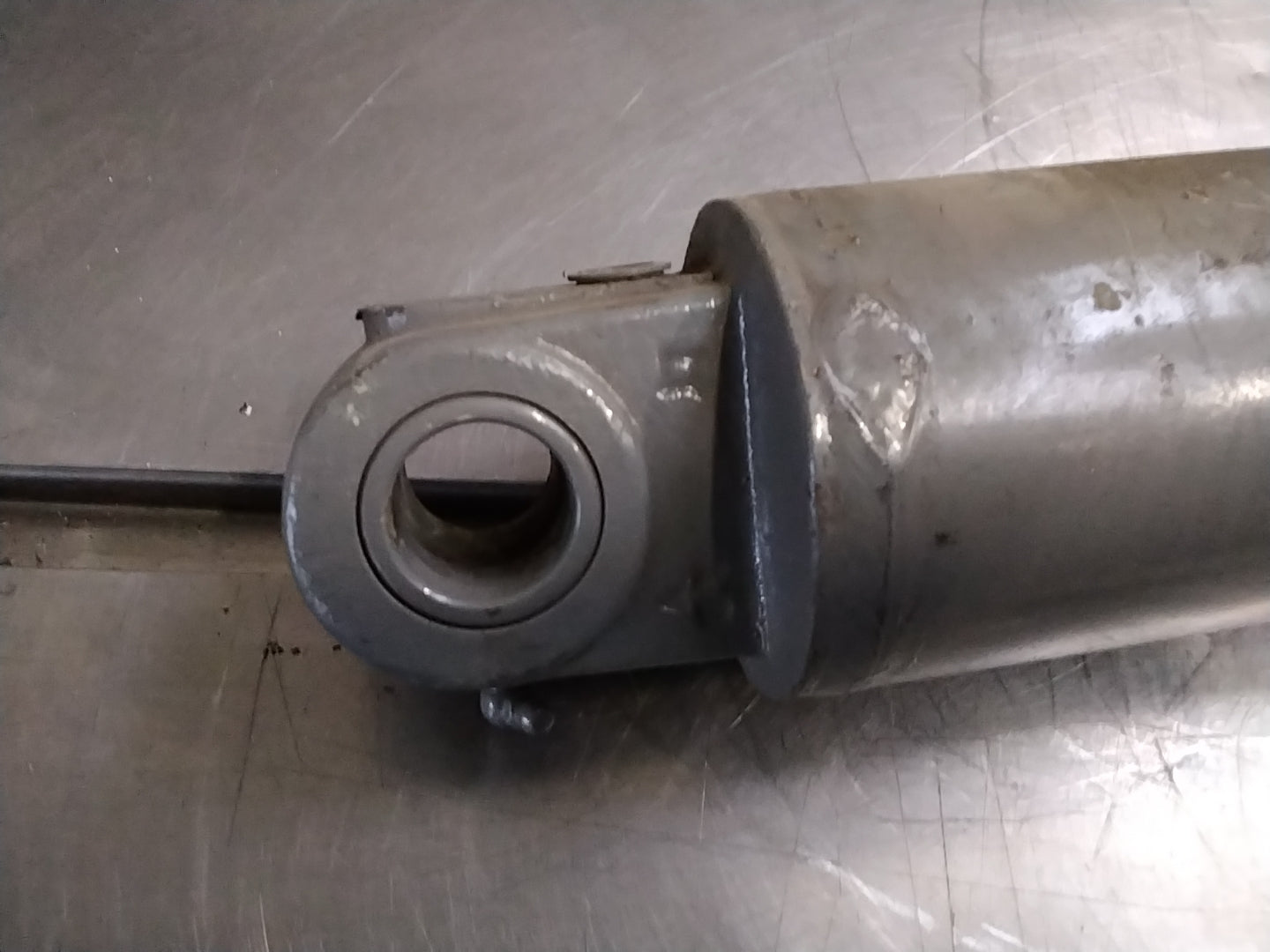 Doppelwirkender Hydraulikzylinder GEHL 482400931100