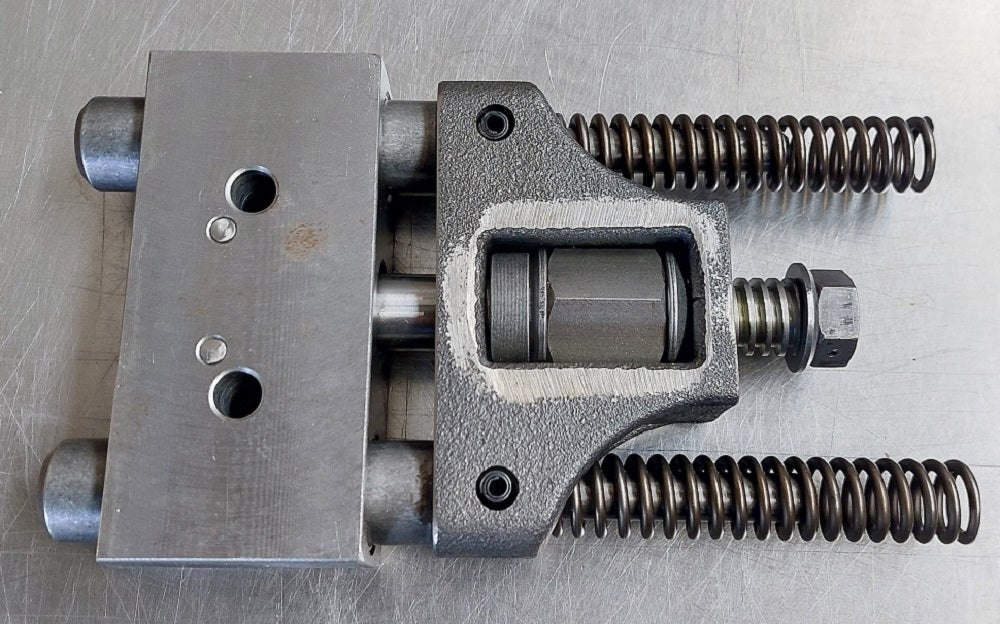 Verriegelungsmechanismus Schnellwechsler QC-01, eckige Version, inkl. Druckfedern, unter anderen passend für Kubota