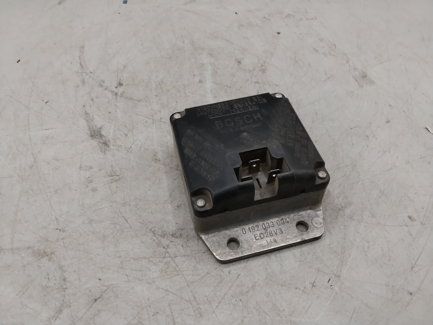 Bosch Bosch Spannungsregler 0 192 033 044 - neu