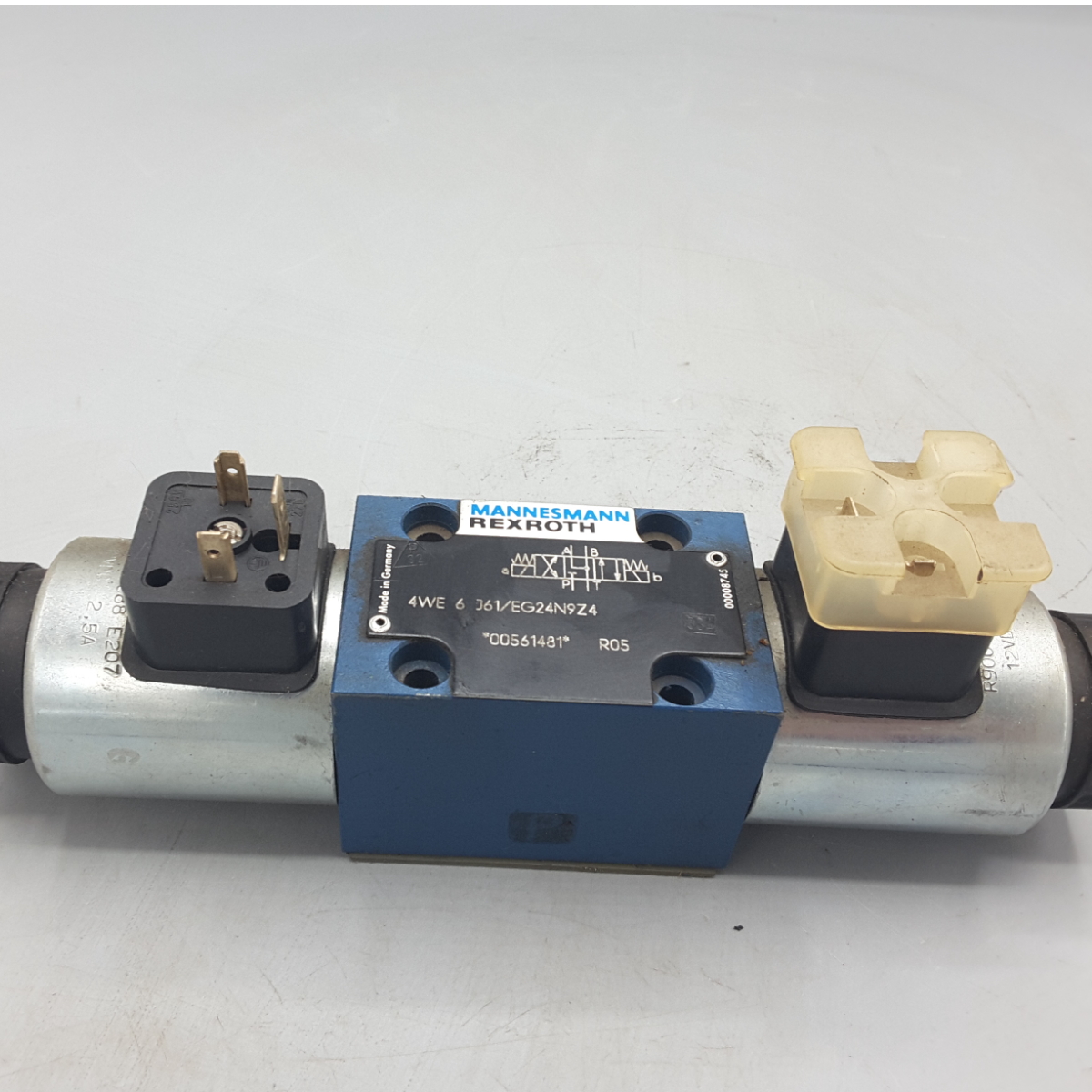 Mannesmann Rexroth Hydraulikventil 4WE 6 361/EG24N9Z4