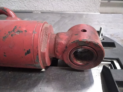 Doppelwirkender Hydraulikzylinder Gehl 442510924100 670 mm