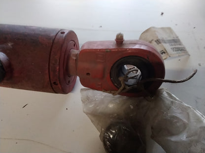 Doppelwirkender Hydraulikzylinder MARINI 330080220 570 mm