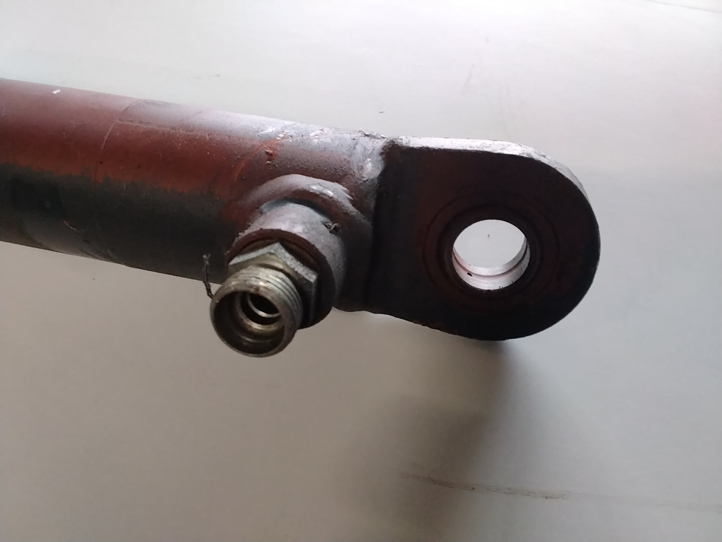 Doppelwirkender Hydraulikzylinder 260 mm gebraucht