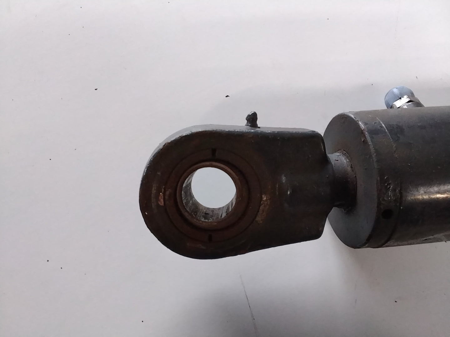 Doppeltwirkender Hydraulikzylinder 570 mm gebraucht