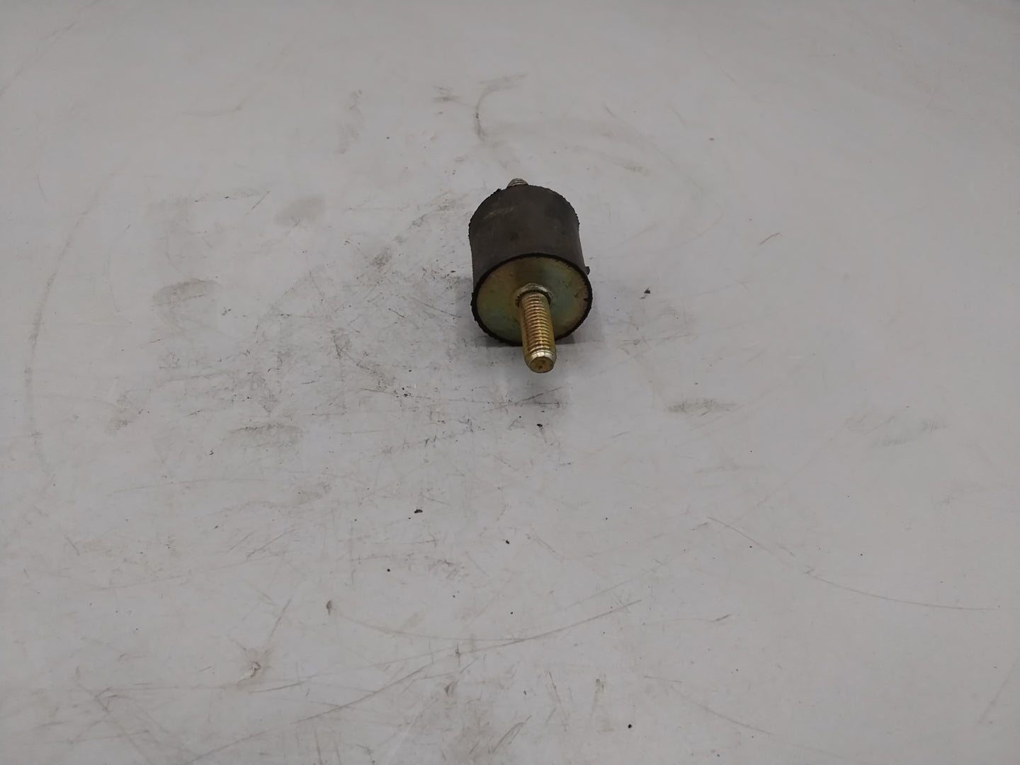 Schwingungsdämpfer M8 30 x 30 mm