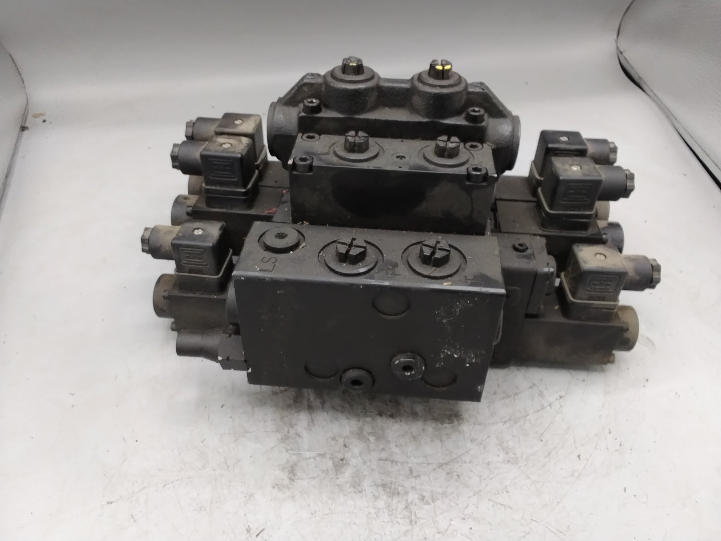 Bucher Hydraulics STB L85 744466 5887086 36312424 Steuerblock