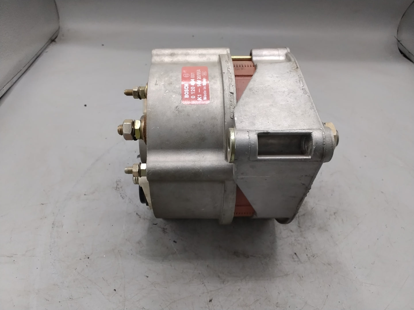 BOSCH Generator Lichtmaschine 12V20/95A Bosch 0 120 484 001 - neu