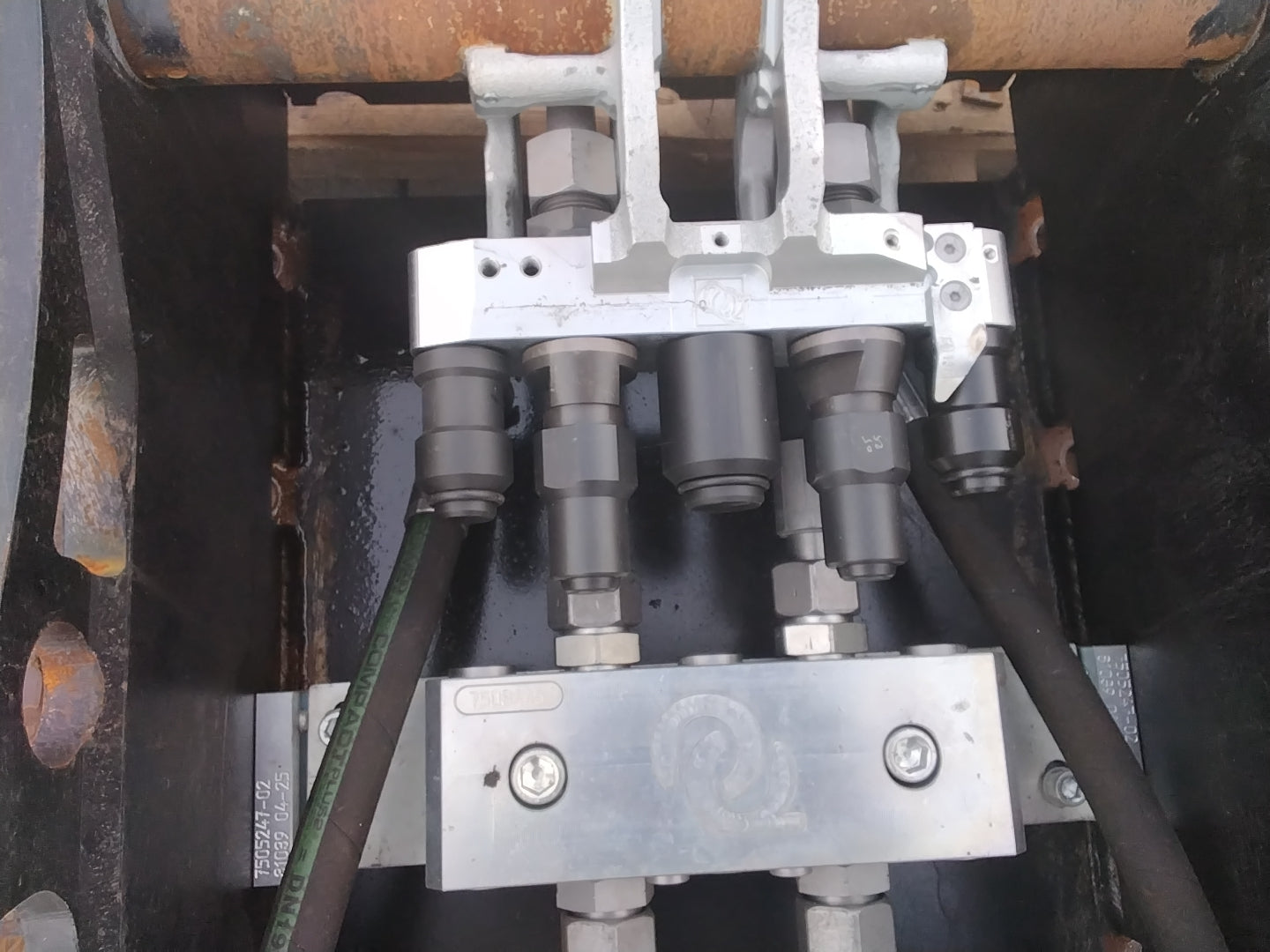 OilQuick Hydr. Geräterahmen OQ 3 St. Poly-Stecker 3/4“ (für Schwenklöffel-Neufertigung) (565-502)