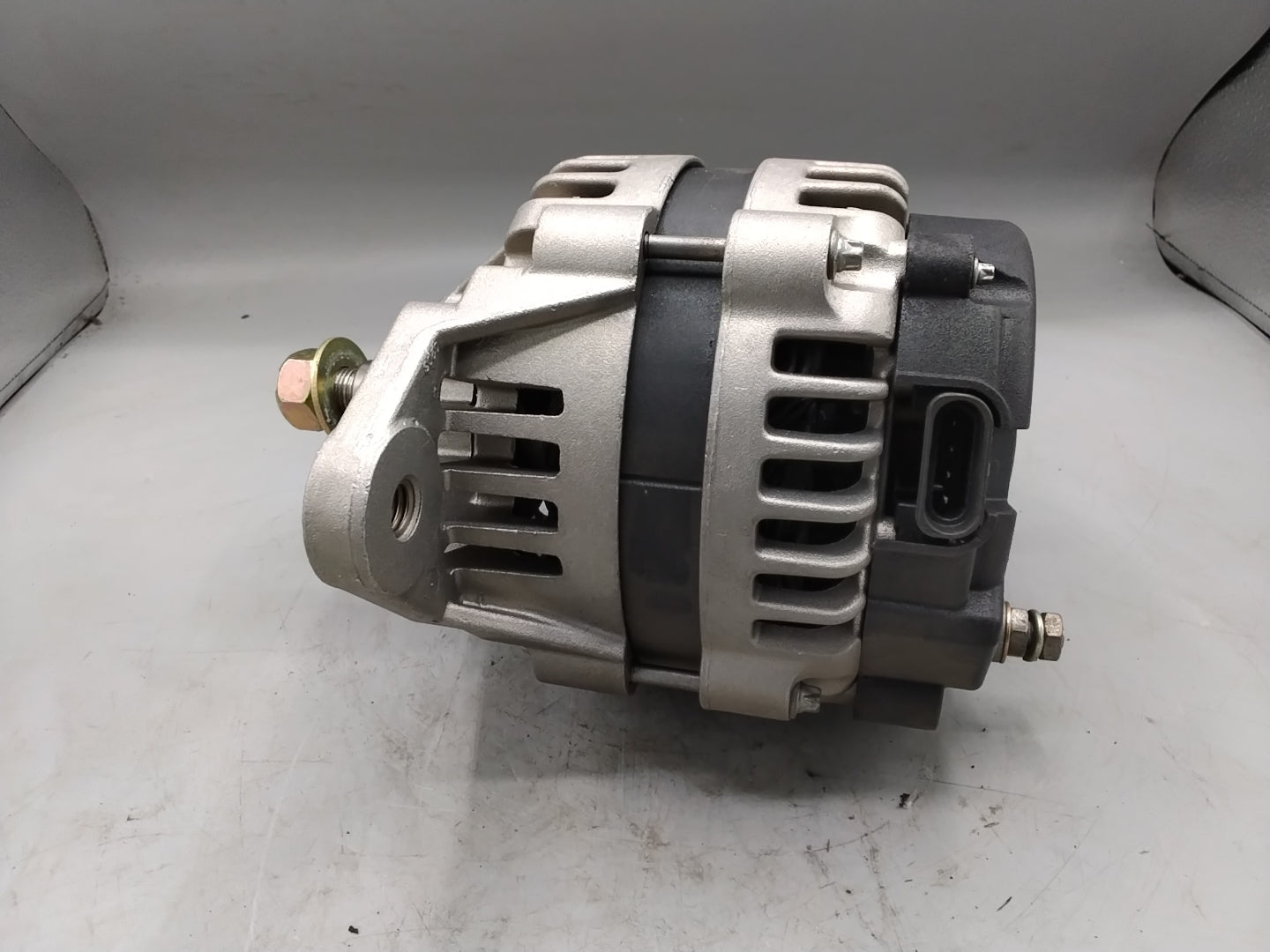 Generator 12V 180A 028704 - neu