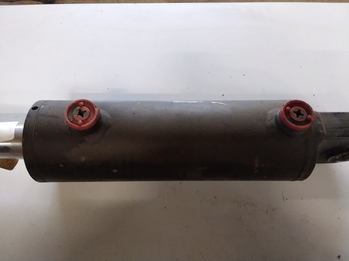 Doppeltwirkender Hydraulikzylinder 495 mm