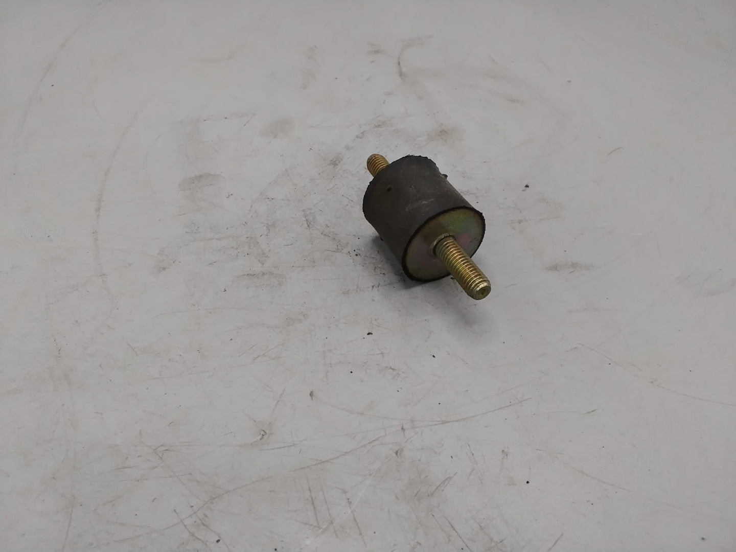 Schwingungsdämpfer M8 30 x 30 mm