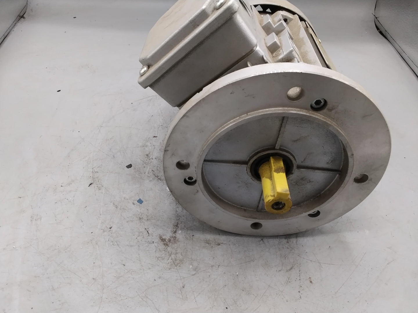 Seipee Seipee Flansch Drehstrommotor JM 71B 2 B5 - neu