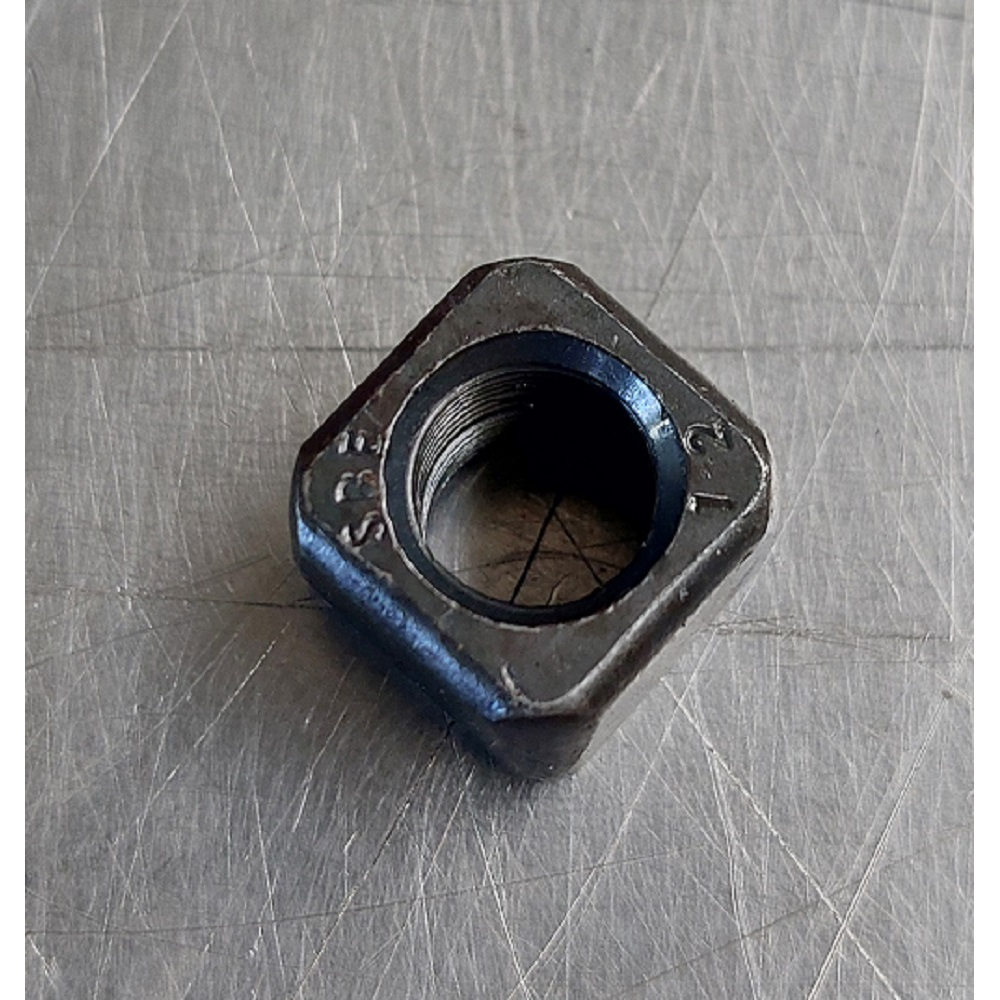 Mutter für Bodenplatteschraube M12 passend für Rubble Master RM70GO!