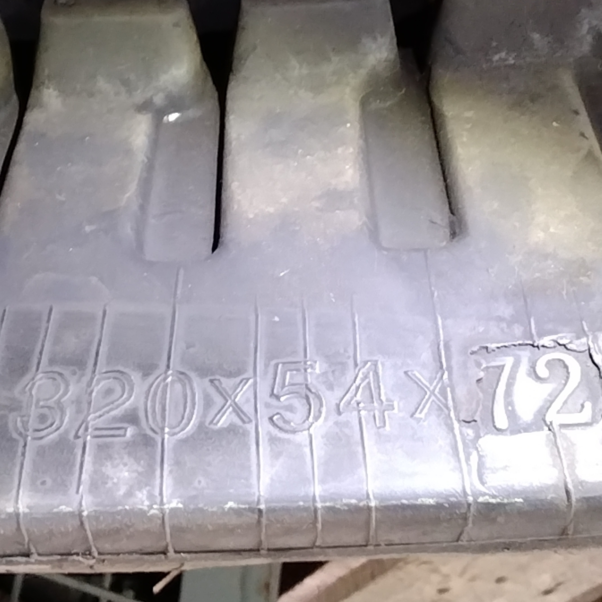 Gummikette 320x54x72 für Bobcat 325