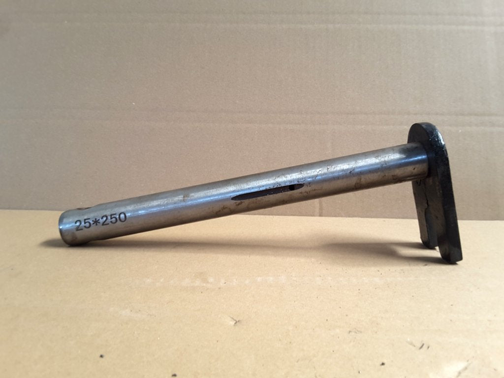 Bolzen 25x250 mm mit Schmierung und Lasche