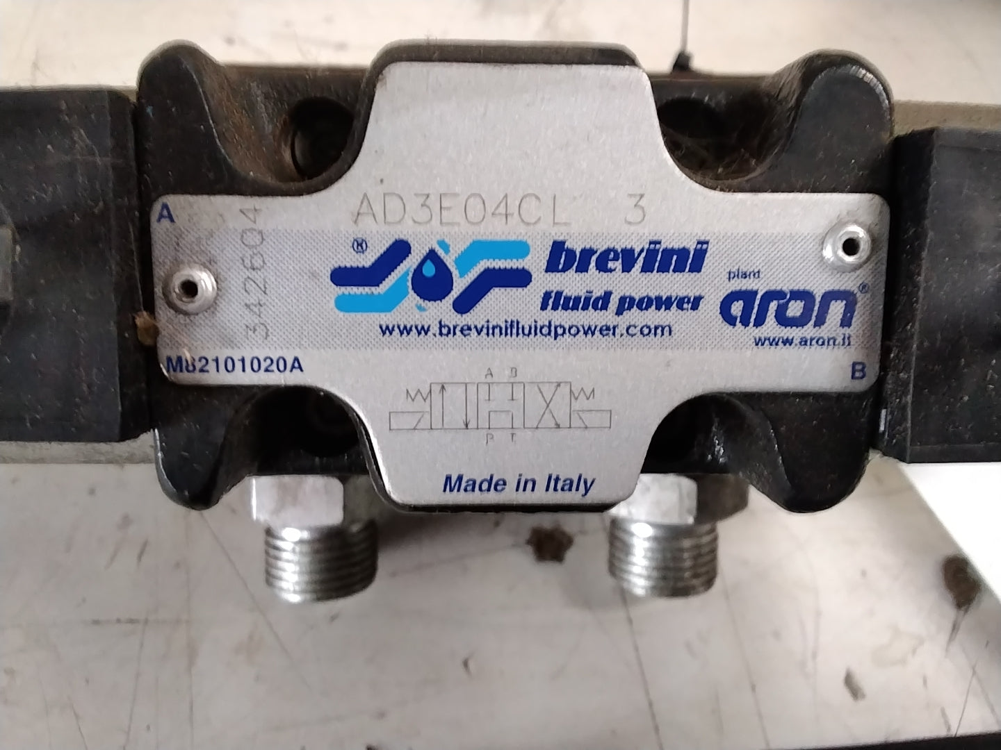 BREVINI Hydraulisches 4/3 Wegeventil AD3E04CL 3 - gebraucht