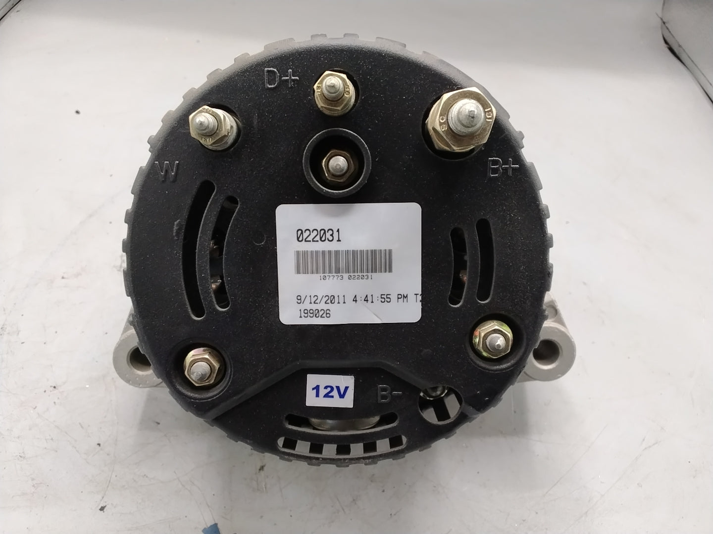 DENSO Generator Lichtmaschine  12V 95A Denso 022031 mit Riemenscheibe - neu