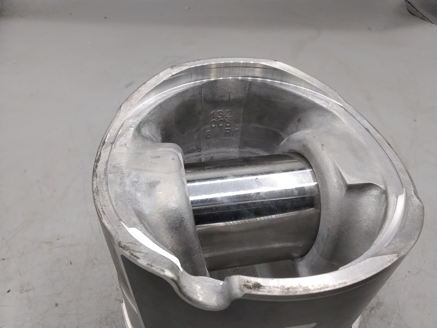 DEUTZ Kolben mit Kolbenbolzen 132 006 6R - neu