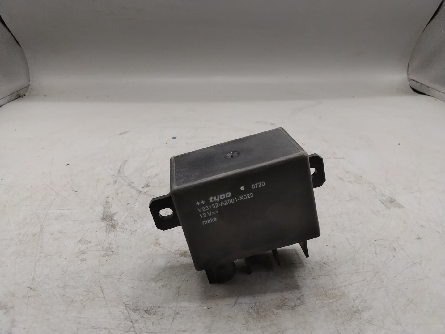 Tyco Tyco Relais 12v  - neu