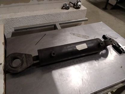 Doppelwirkender Hydraulikzylinder MARINI D2113024 595 mm