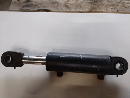 Doppeltwirkender Hydraulikzylinder 495 mm