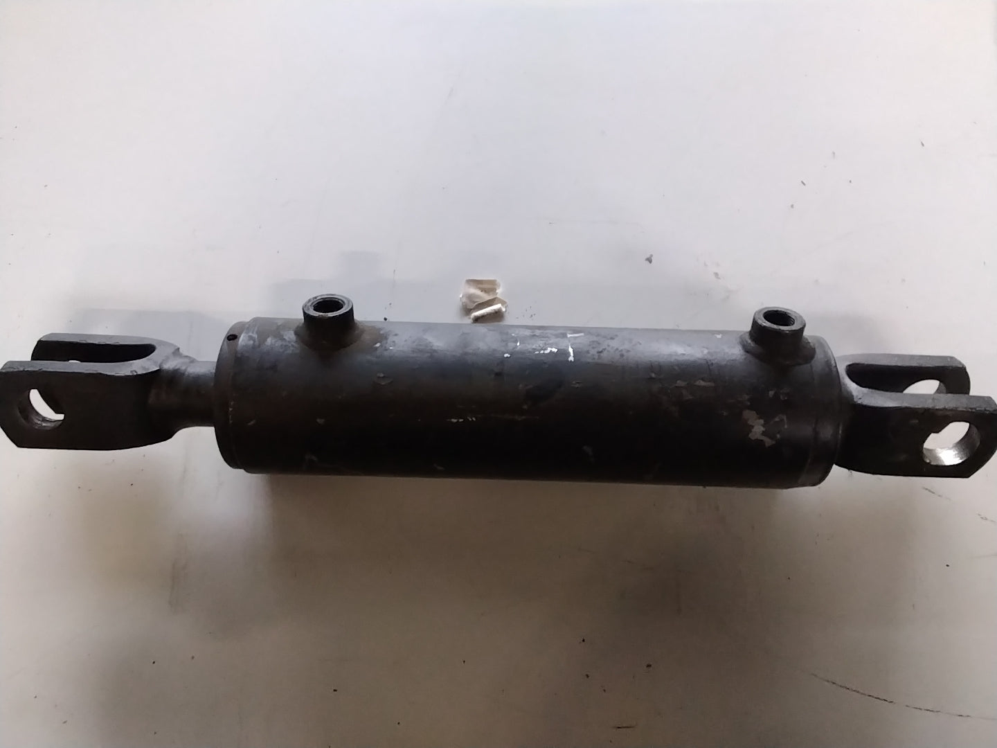 Doppelwirkender Hydraulikzylinder FAROIL 330080017 530 mm gebraucht