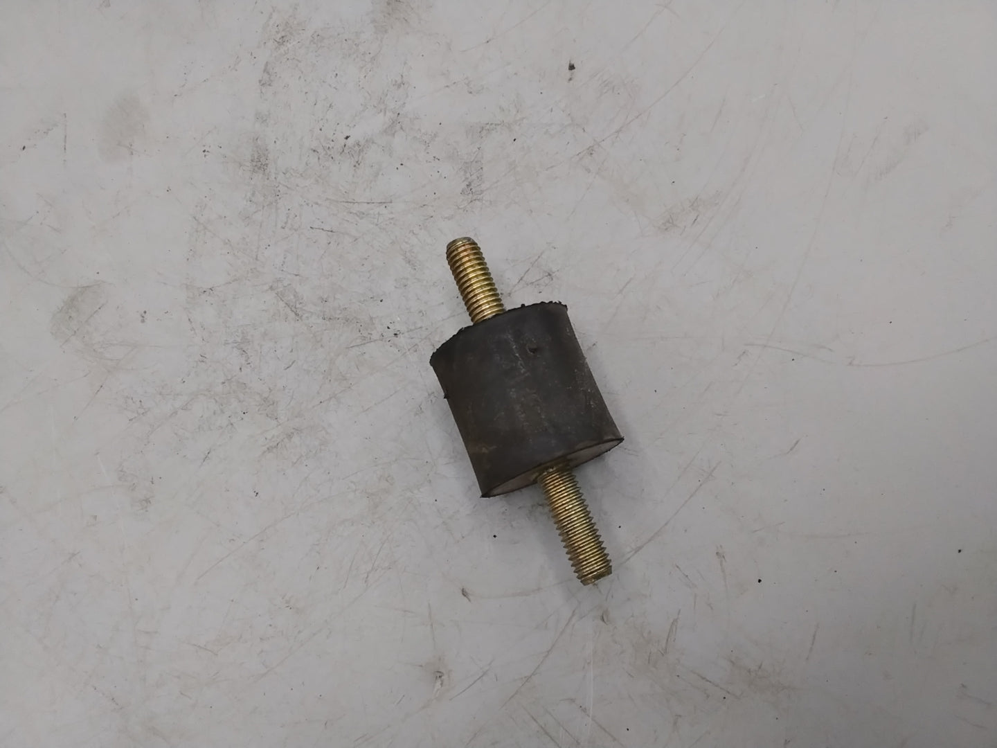 Schwingungsdämpfer M8 30 x 30 mm