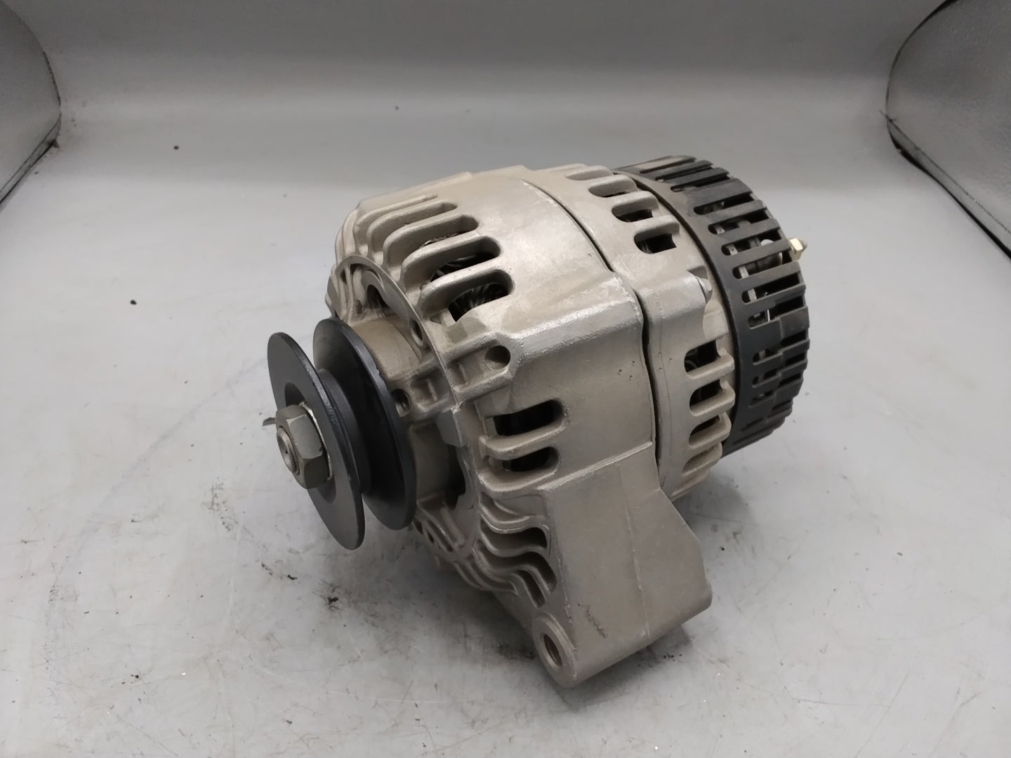 DENSO Generator Lichtmaschine  12V 95A Denso 022031 mit Riemenscheibe - neu